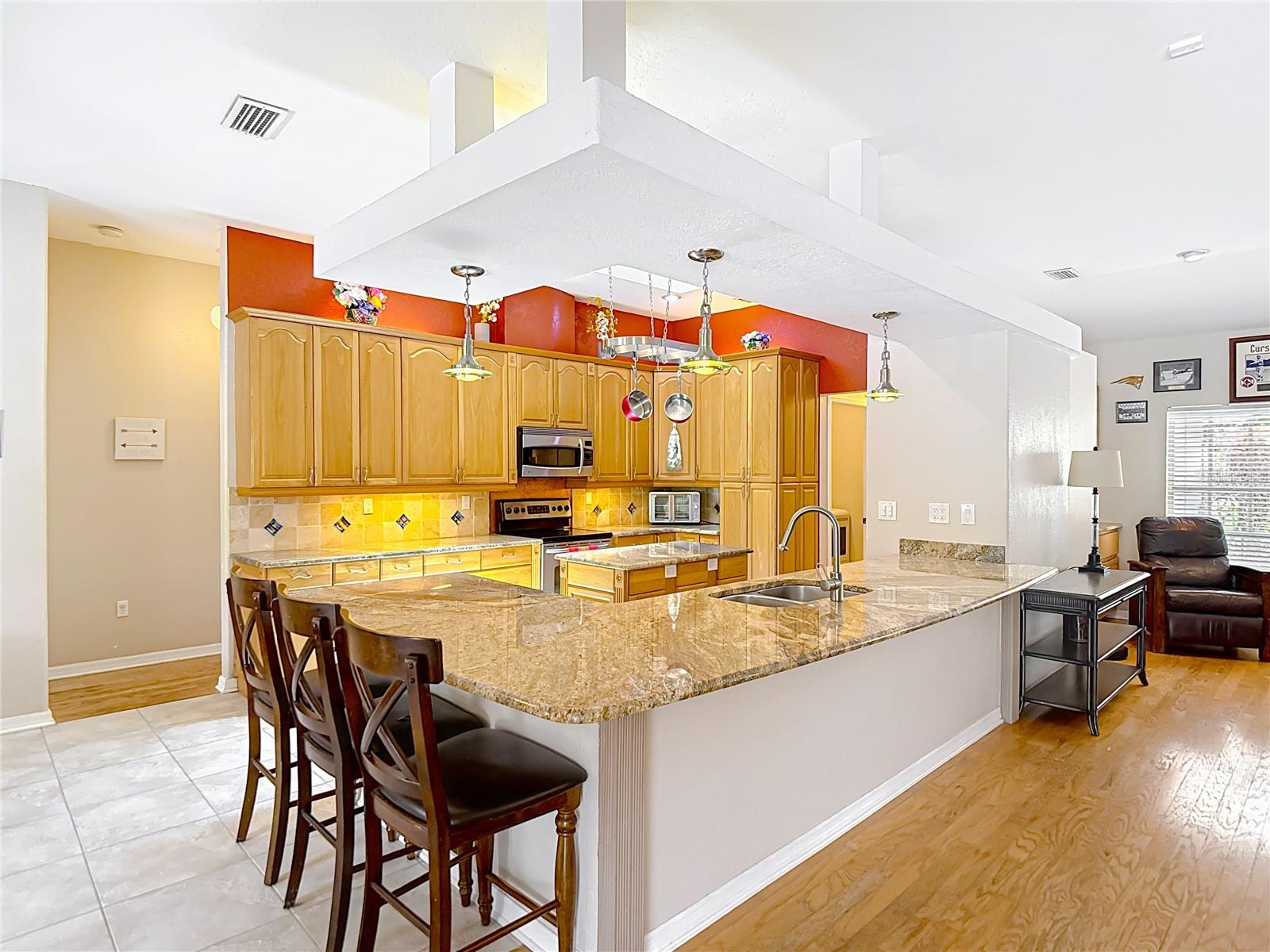 Image 11 of 44 For 3001 Regal Oaks Boulevard