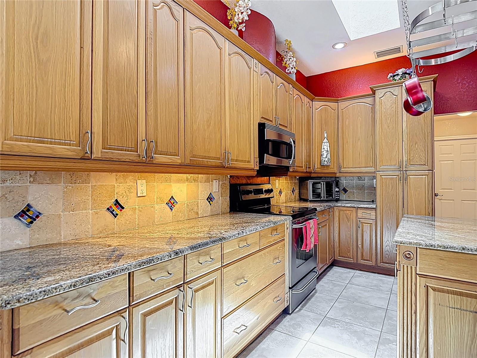 Image 13 of 44 For 3001 Regal Oaks Boulevard