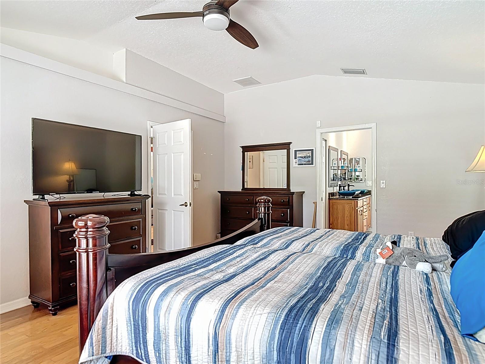 Image 17 of 44 For 3001 Regal Oaks Boulevard