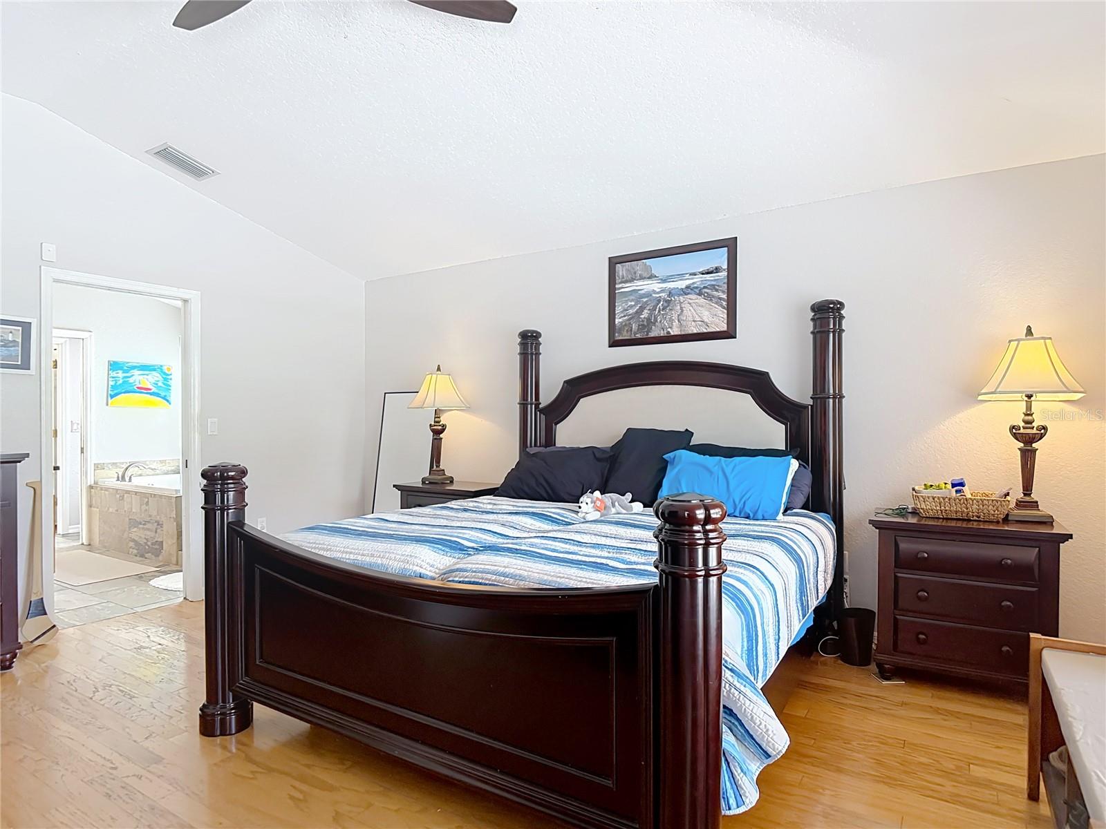 Image 18 of 44 For 3001 Regal Oaks Boulevard
