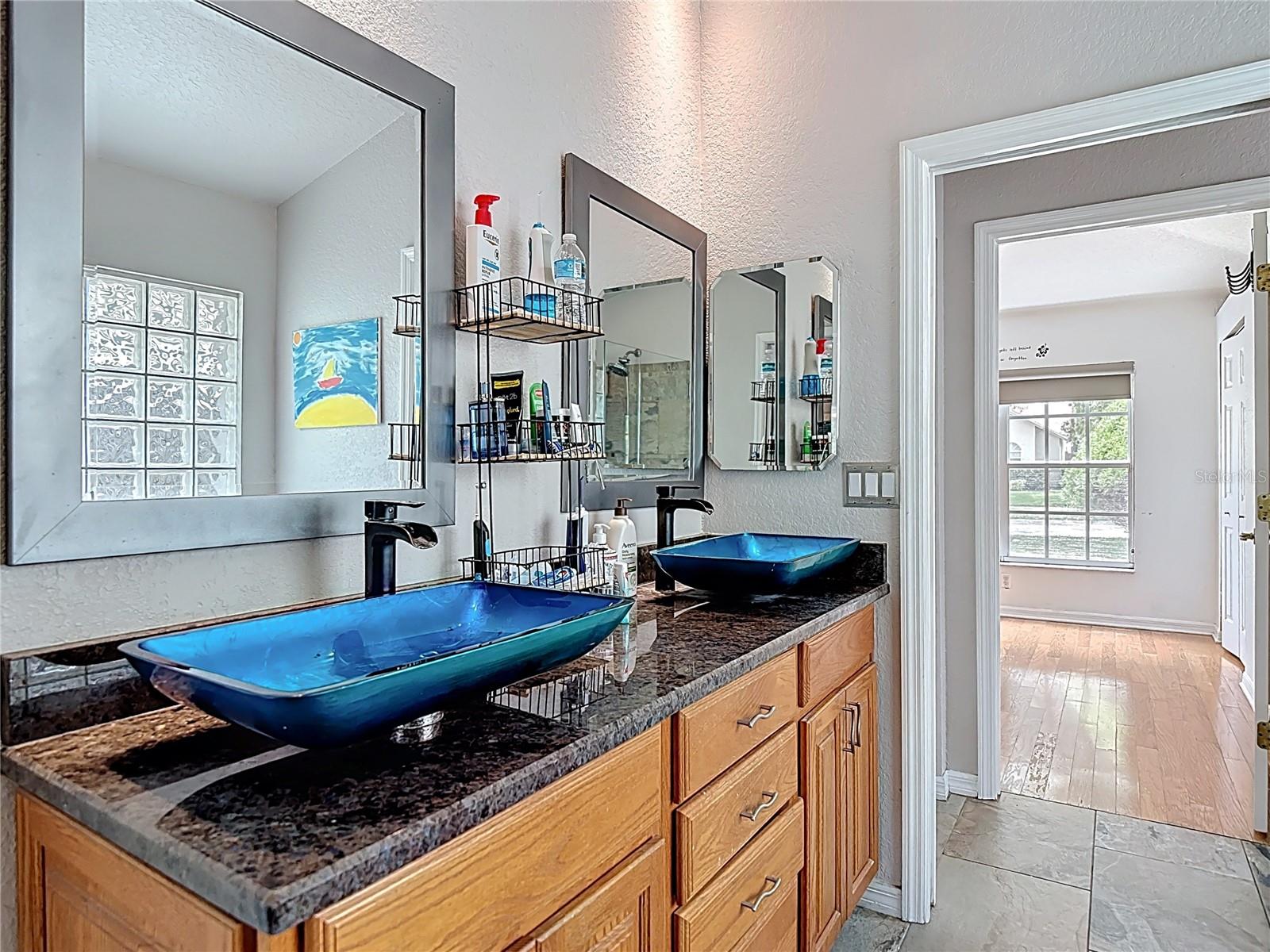 Image 22 of 44 For 3001 Regal Oaks Boulevard