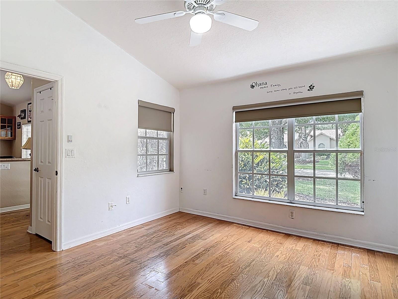 Image 25 of 44 For 3001 Regal Oaks Boulevard