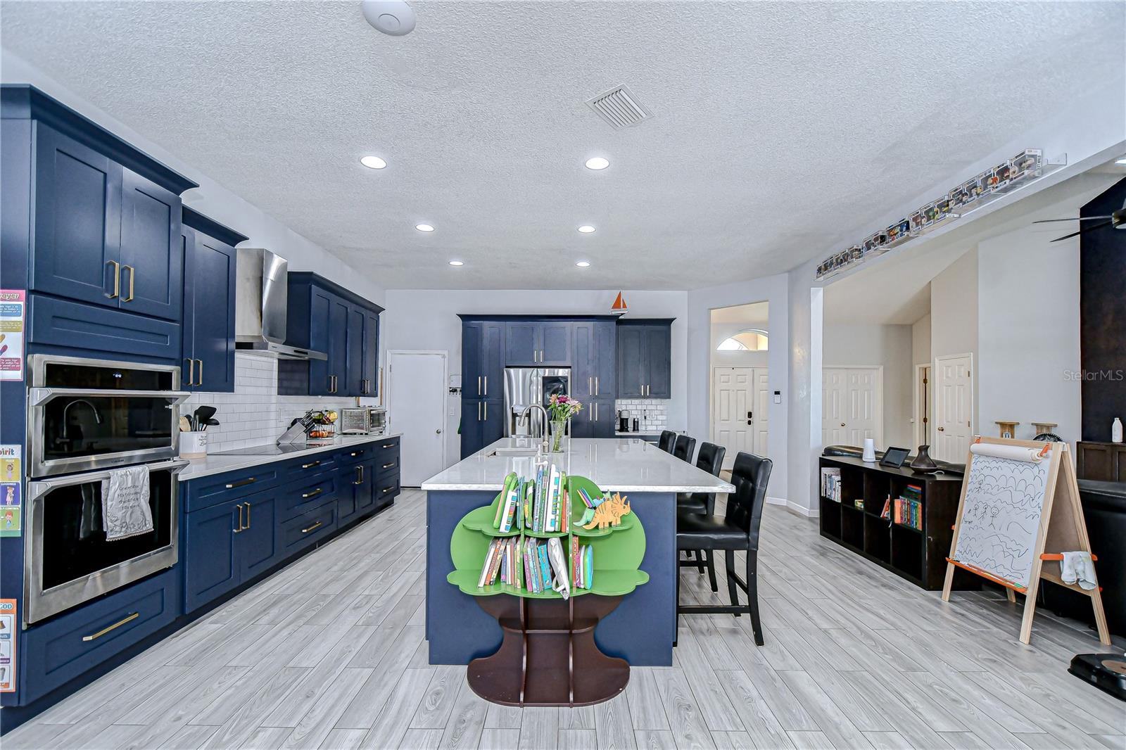 Listing photo id 7 for 2020 Elk Spring Drive
