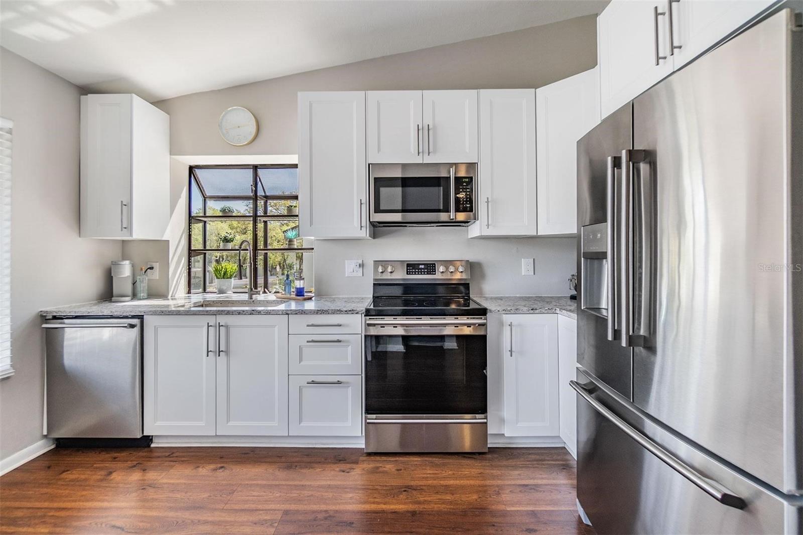 Listing photo id 9 for 1837 Lake Cypress Drive 504