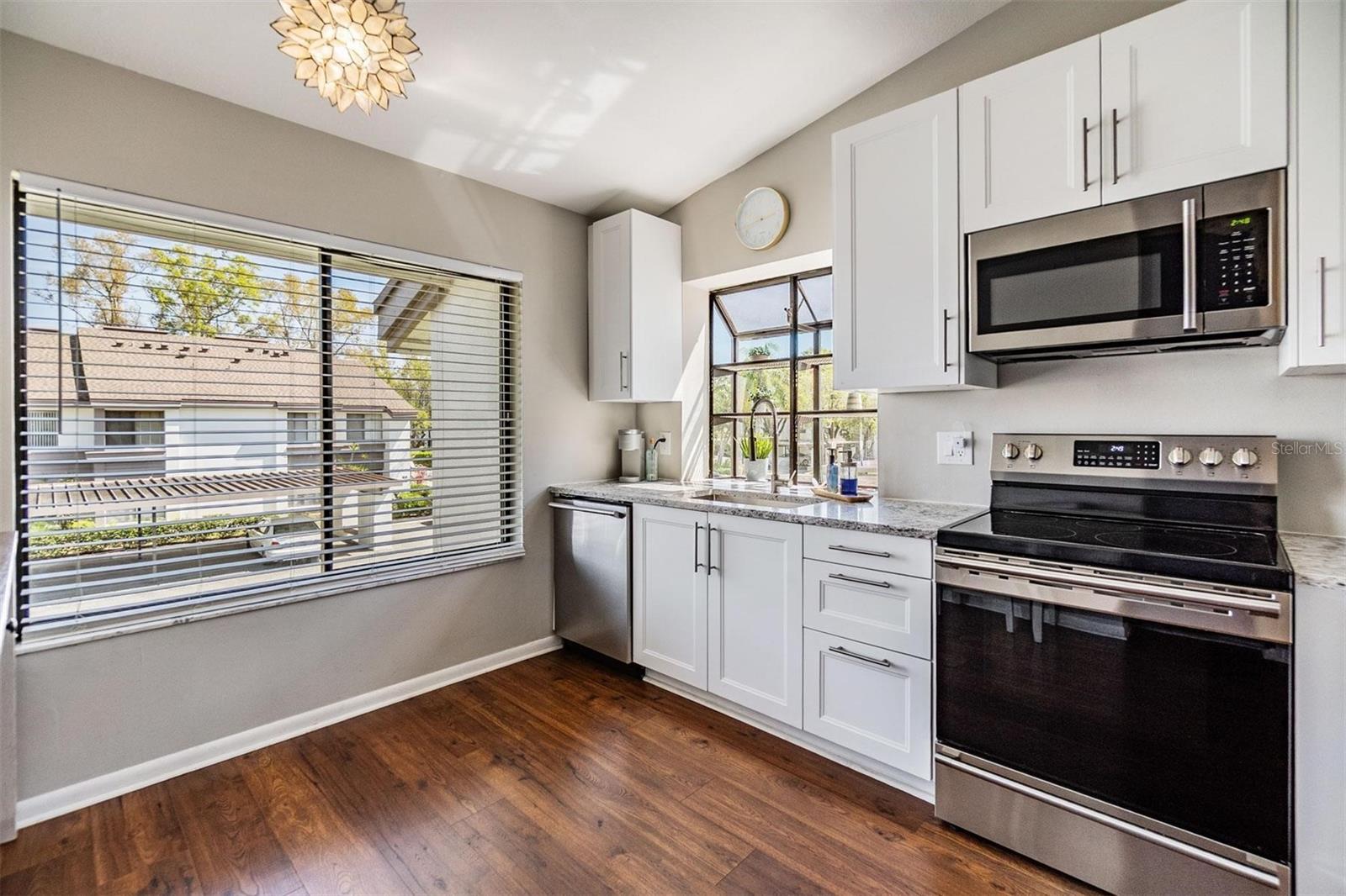 Listing photo id 10 for 1837 Lake Cypress Drive 504