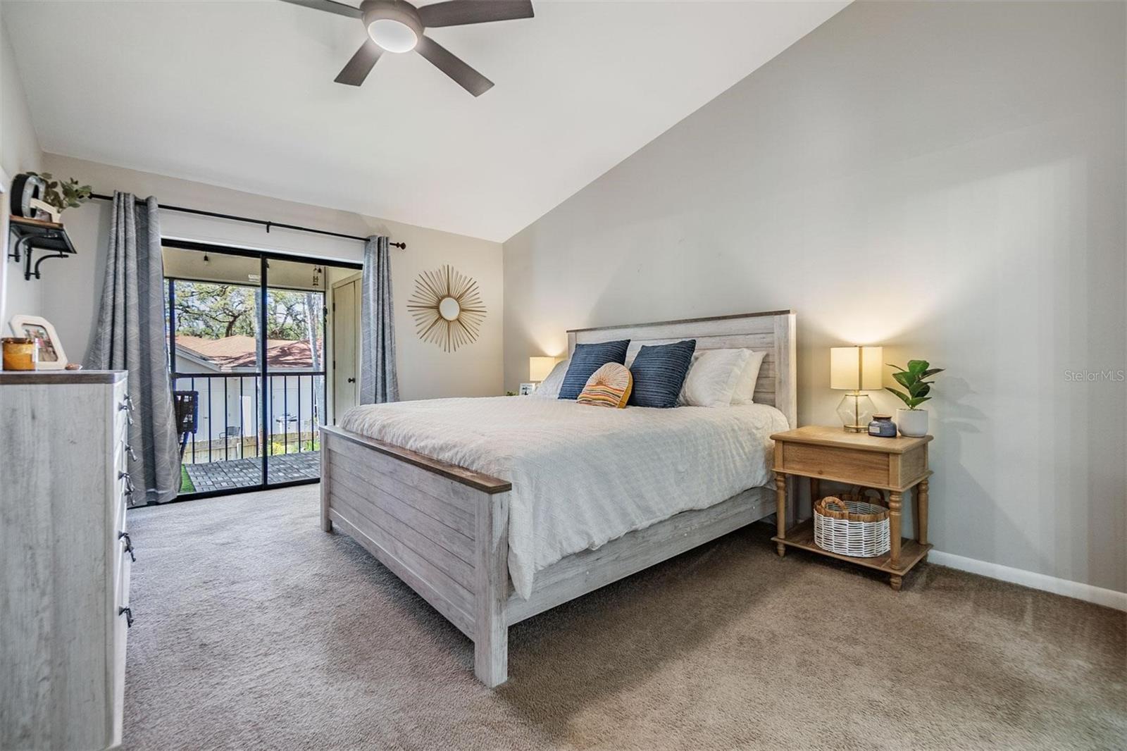 Listing photo id 14 for 1837 Lake Cypress Drive 504