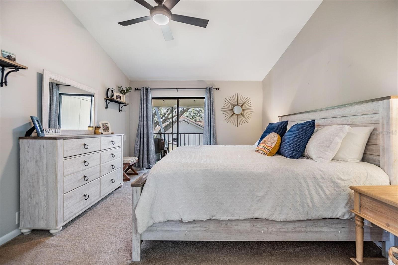 Listing photo id 15 for 1837 Lake Cypress Drive 504