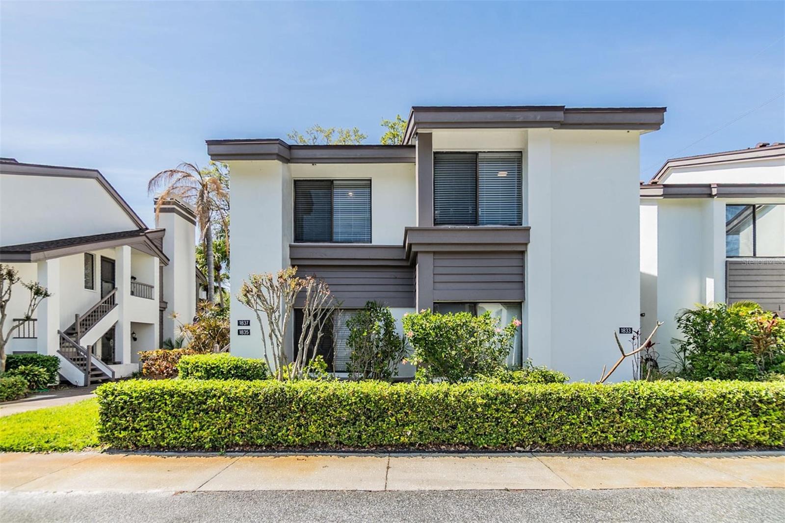 Listing photo id 27 for 1837 Lake Cypress Drive 504