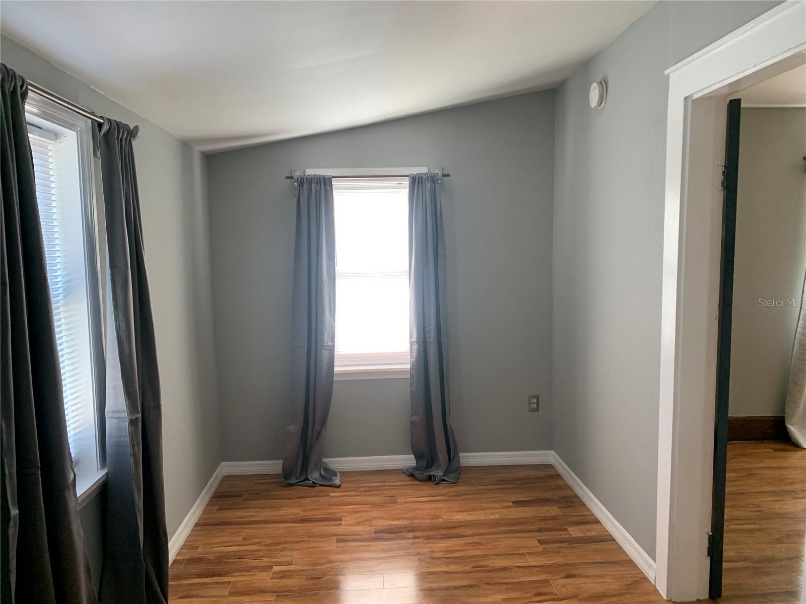 Image 6 of 14 For 1667 28th Avenue N 3