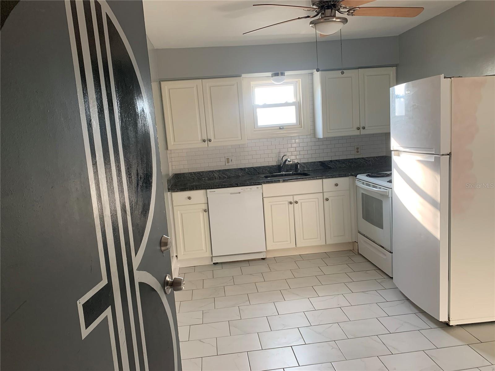 Image 9 of 14 For 1667 28th Avenue N 3