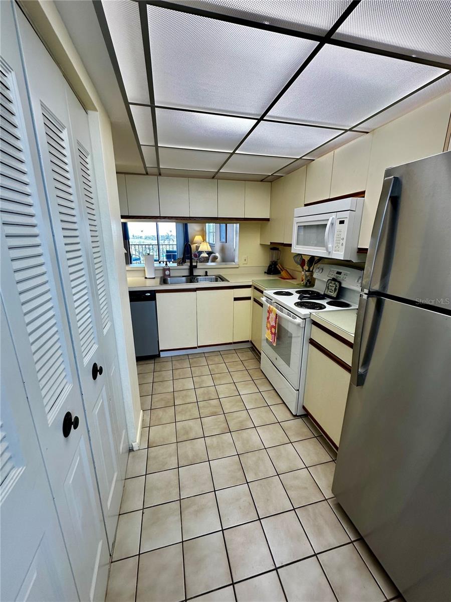 Image 12 of 37 For 1316 Pasadena Avenue S 508