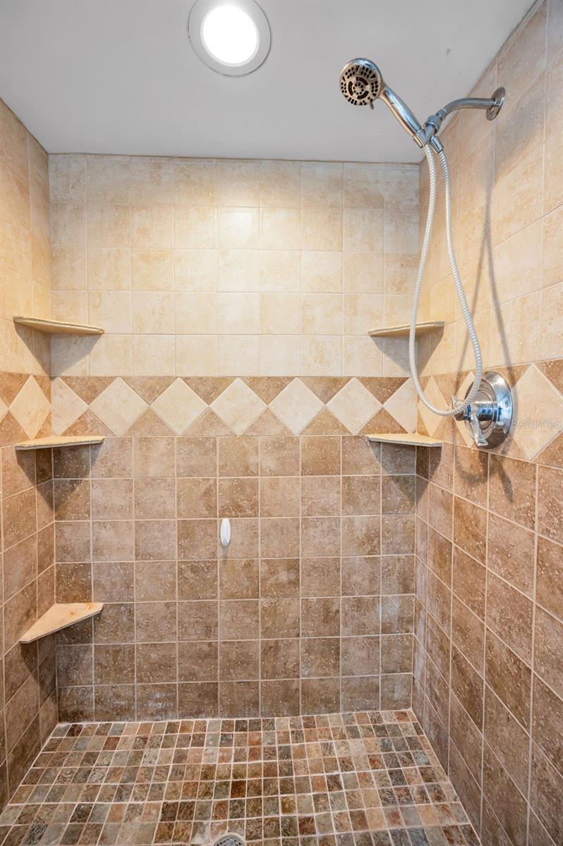 Image 37 of 53 For 2485 Indigo Drive