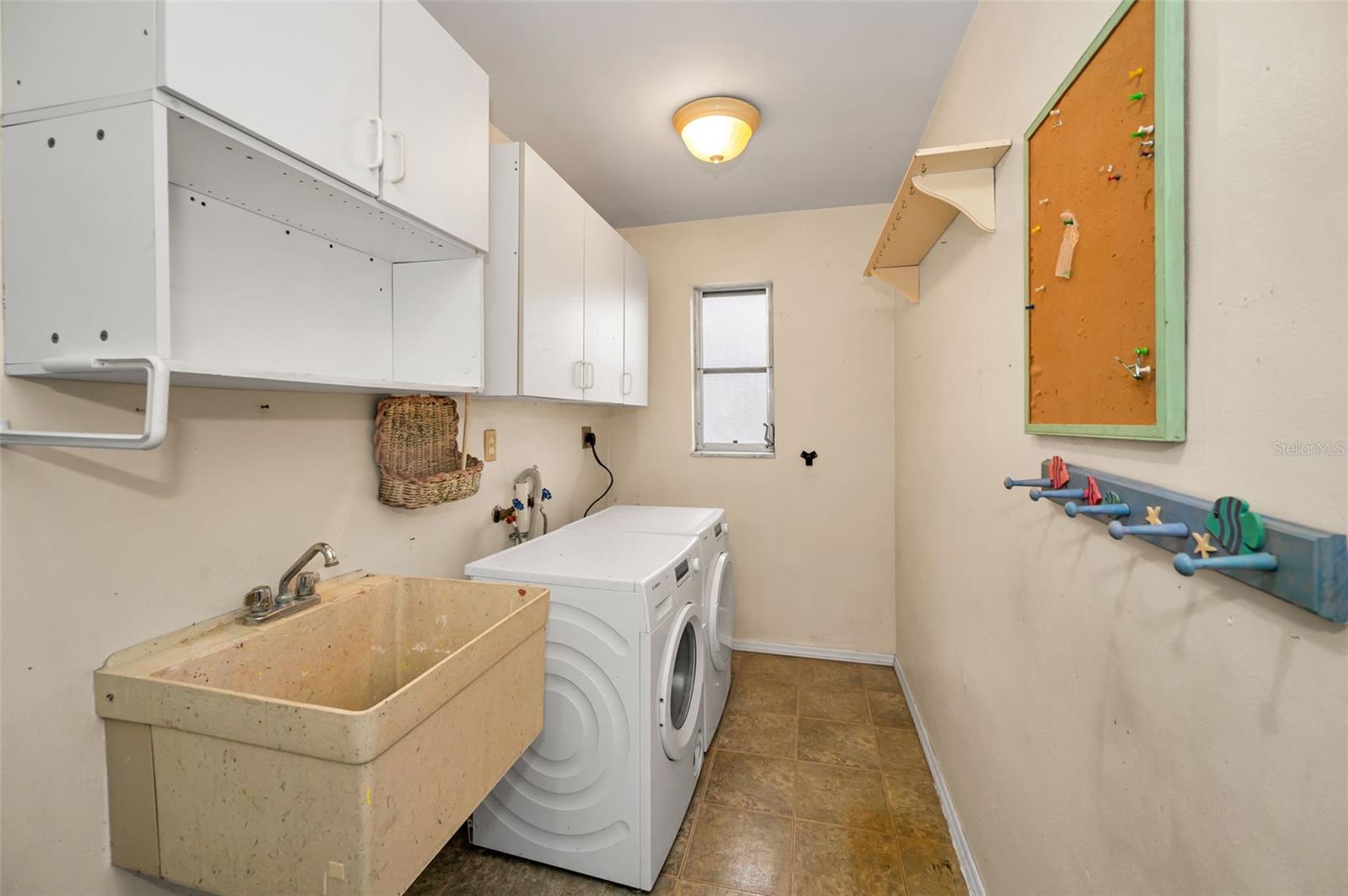 Image 43 of 53 For 2485 Indigo Drive