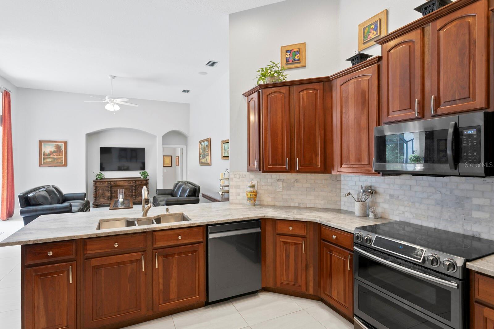 Image 24 of 65 For 17318 Emerald Chase Drive