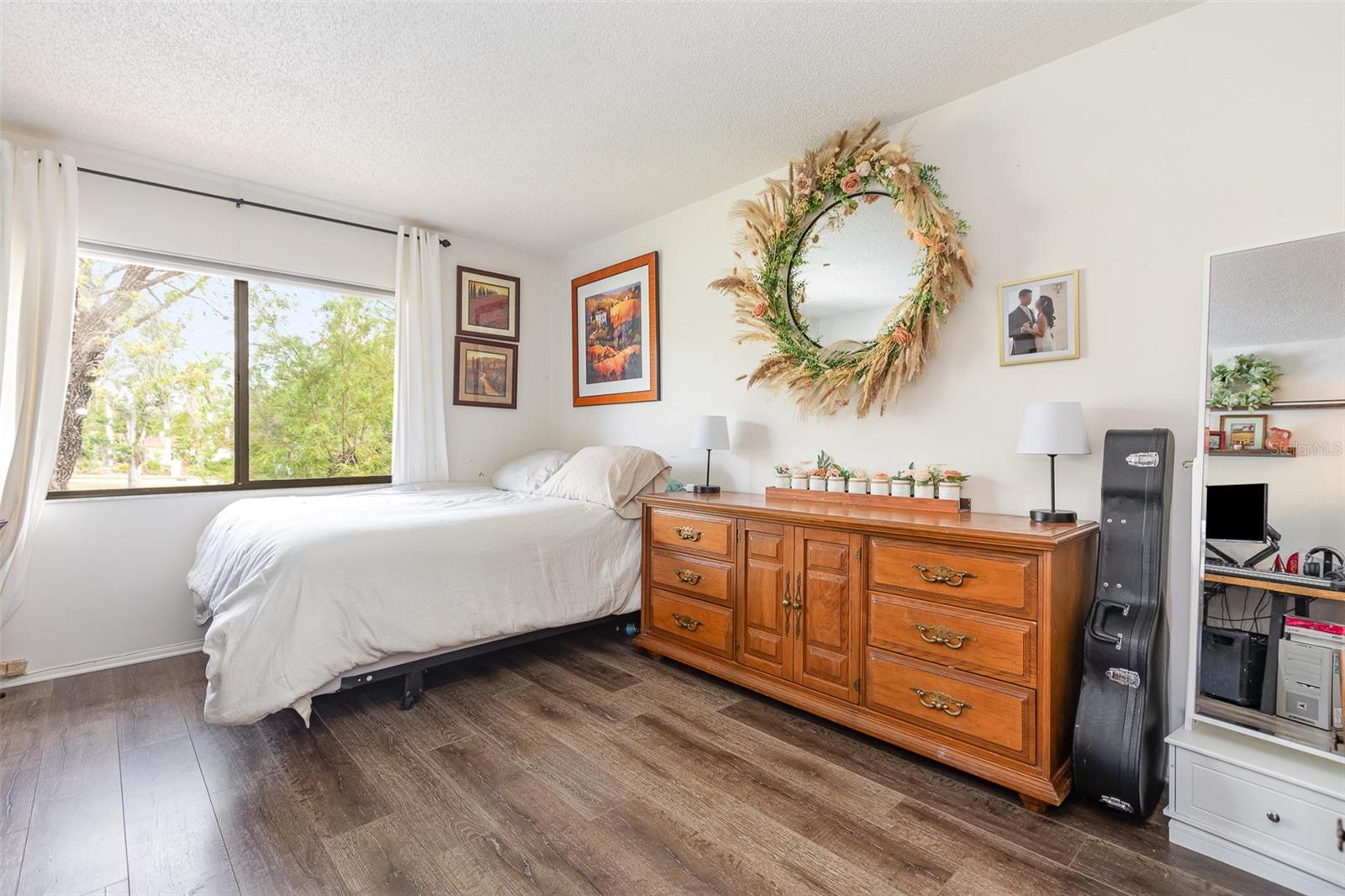 Image 10 of 26 For 5666 Gardens Drive 202