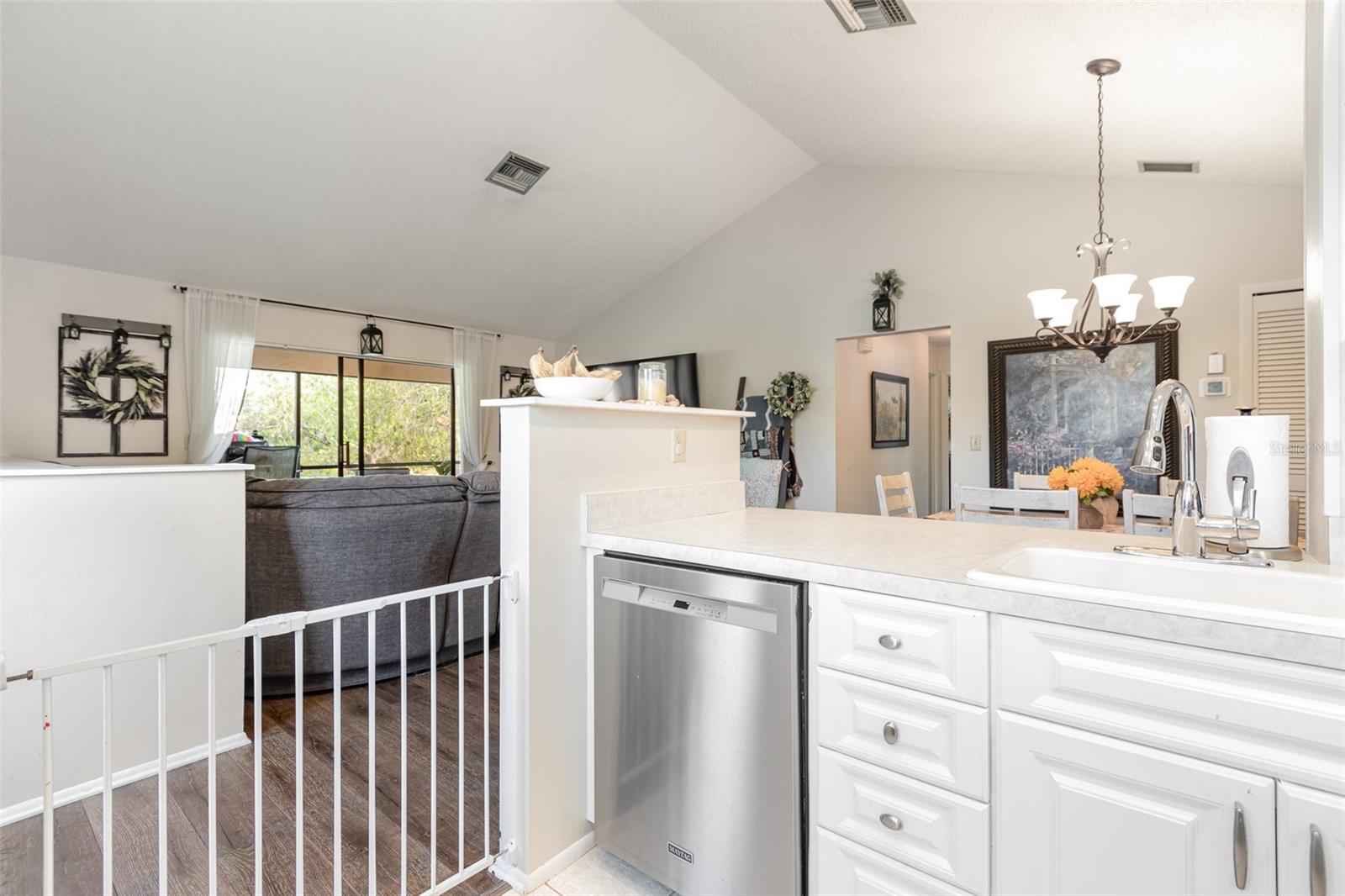 Image 8 of 26 For 5666 Gardens Drive 202