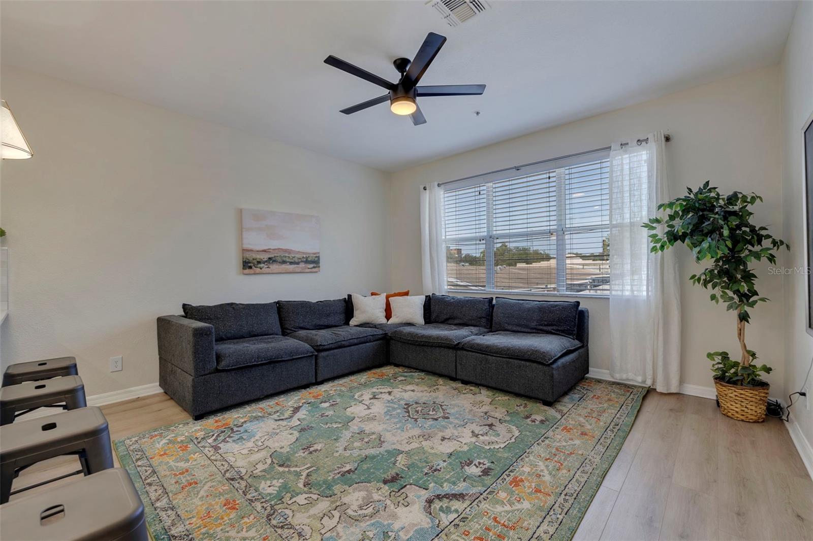 Image 18 of 46 For 330 Lang Court N 1