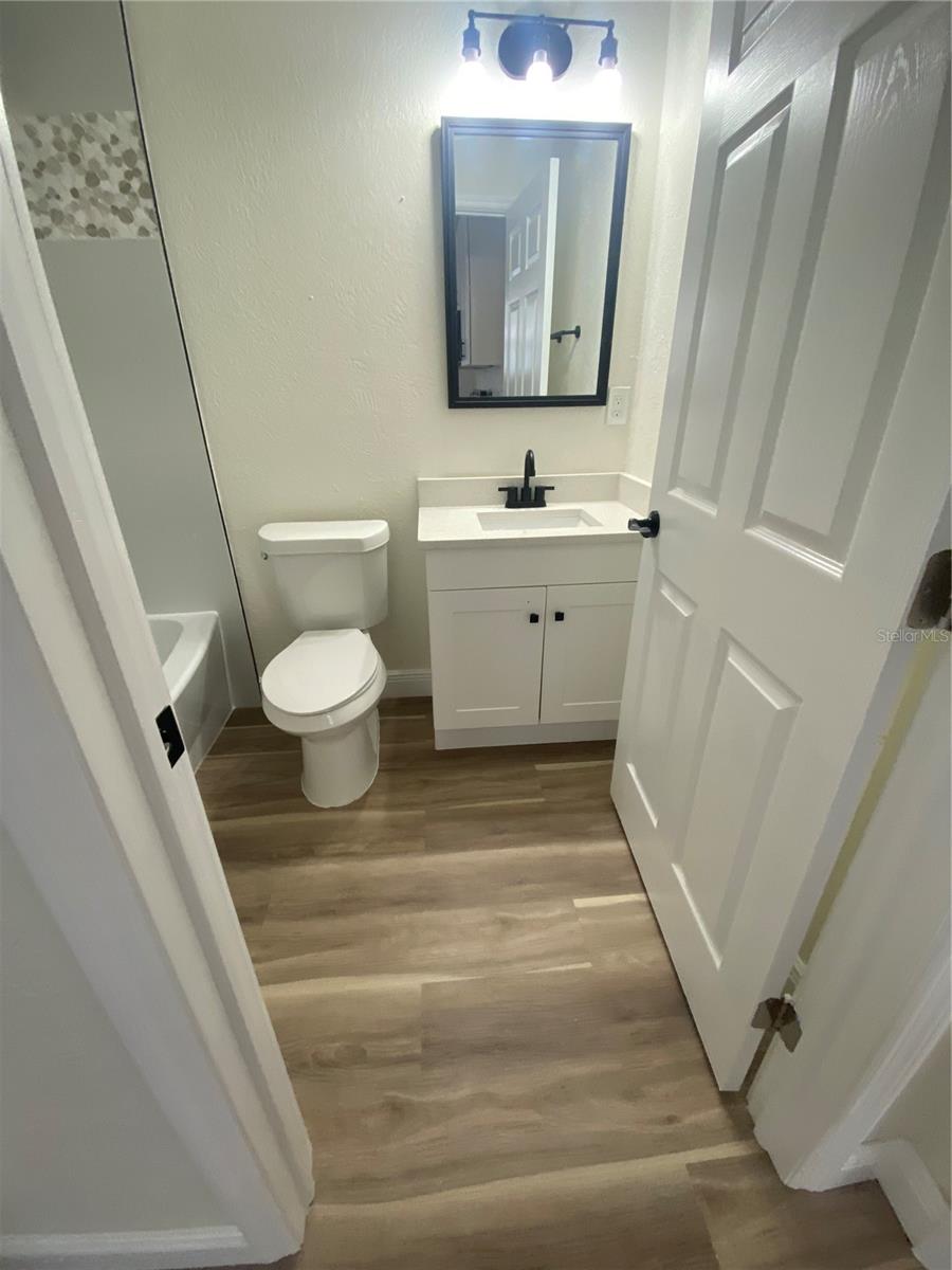 Image 11 of 13 For 2111 Cass Street