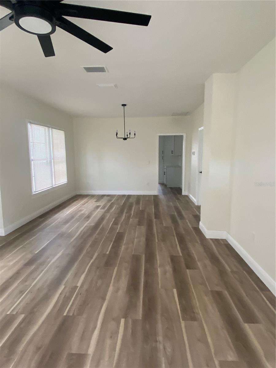 Image 3 of 13 For 2111 Cass Street