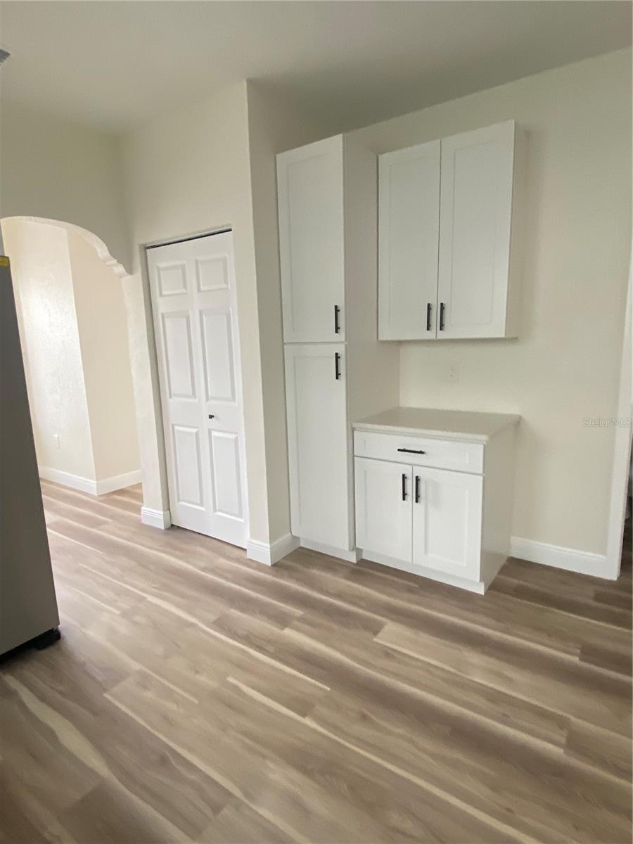 Image 7 of 13 For 2111 Cass Street