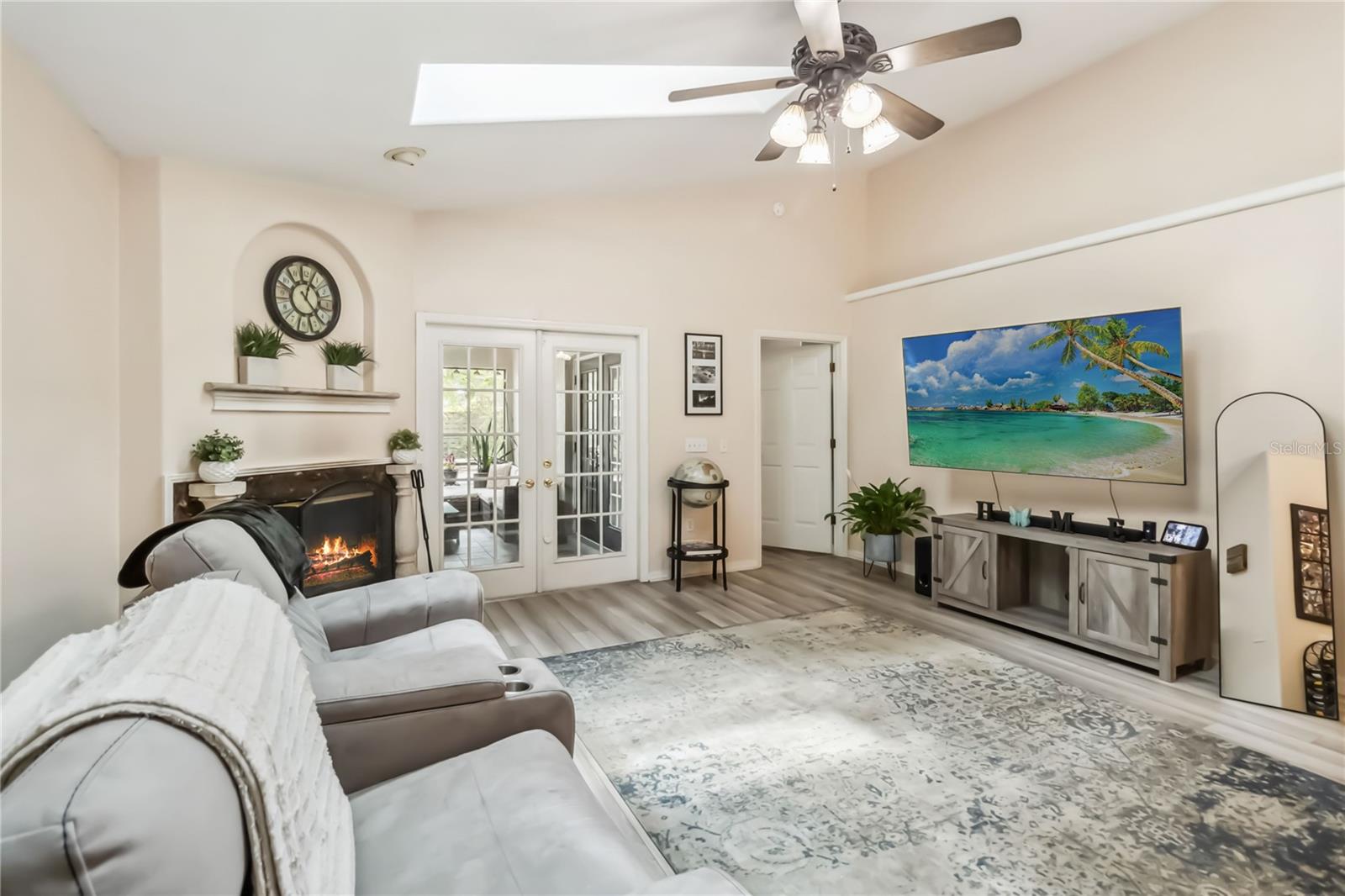 Image 11 of 40 For 25302 Lido Avenue