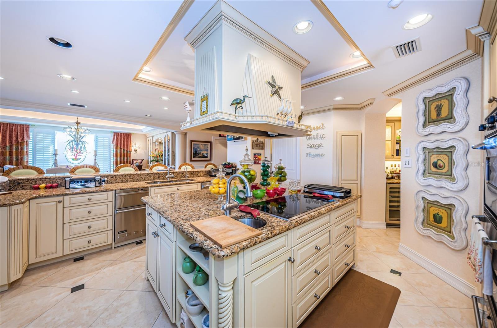 Image 35 of 96 For 3805 Gulf Boulevard 504