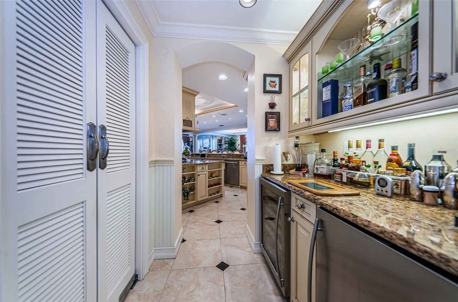 Image 36 of 96 For 3805 Gulf Boulevard 504