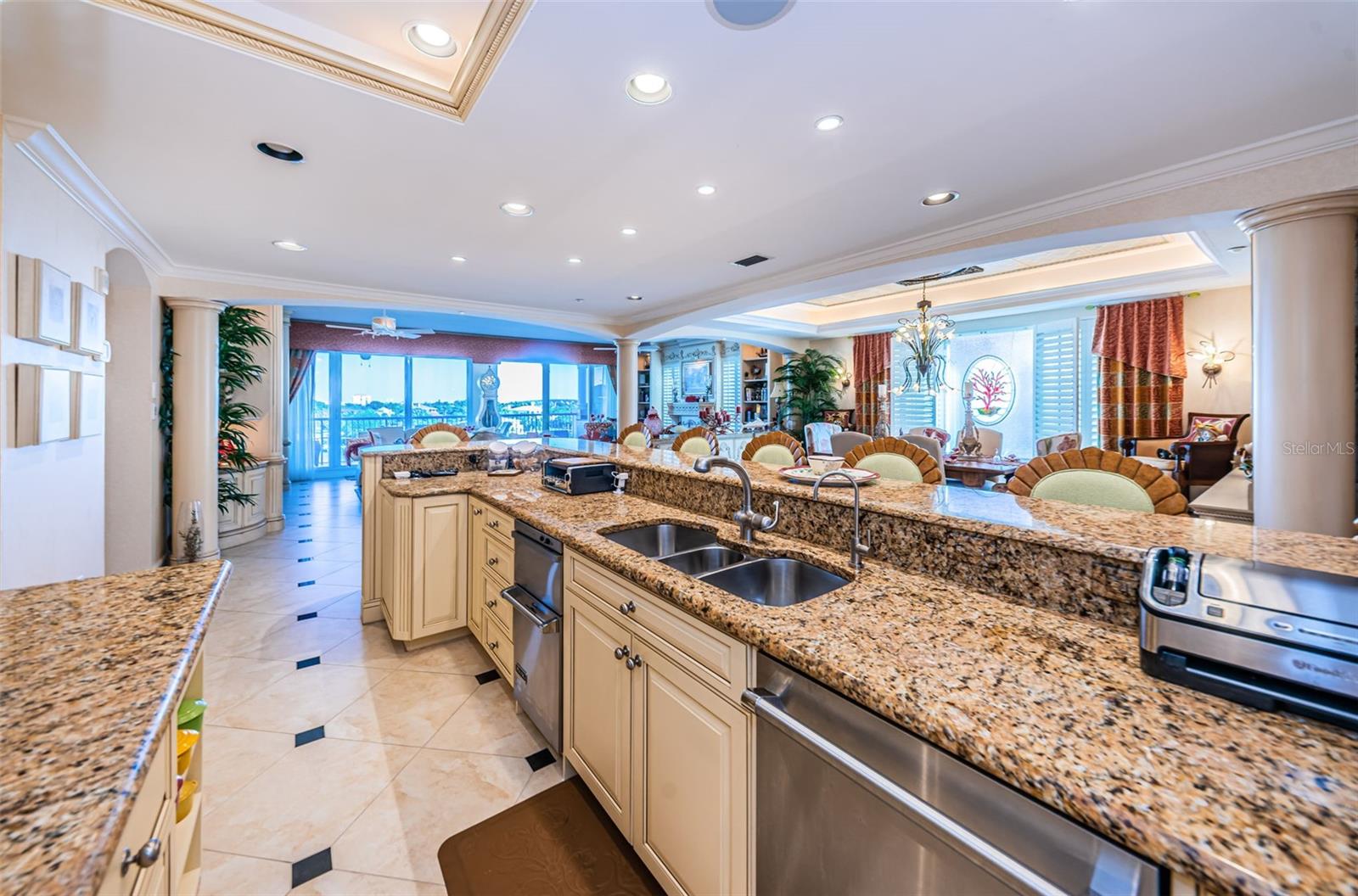 Image 37 of 96 For 3805 Gulf Boulevard 504