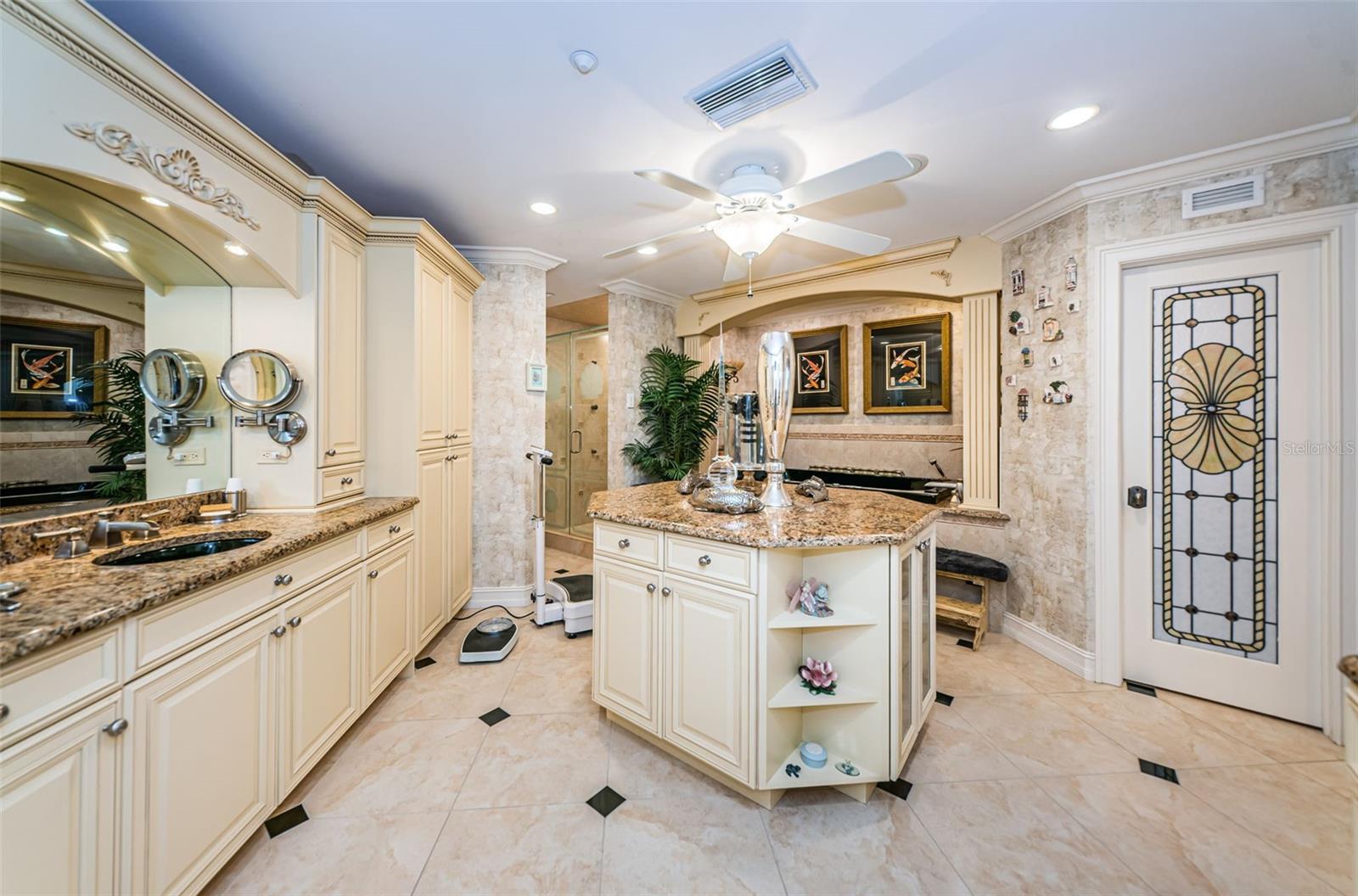 Image 65 of 96 For 3805 Gulf Boulevard 504