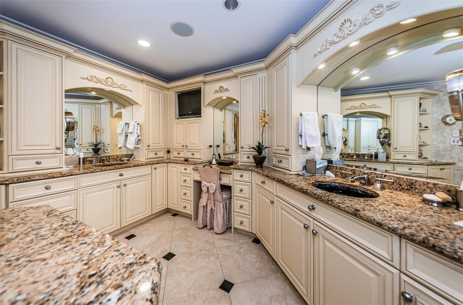 Image 69 of 96 For 3805 Gulf Boulevard 504