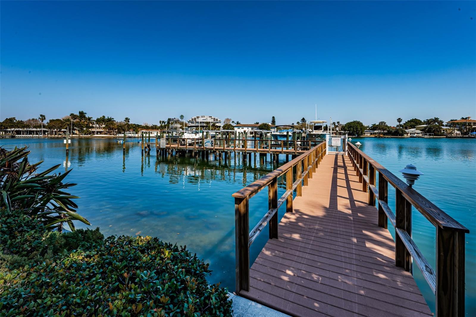 Image 83 of 96 For 3805 Gulf Boulevard 504