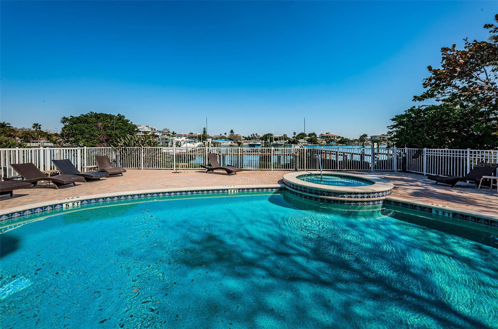 Image 87 of 96 For 3805 Gulf Boulevard 504
