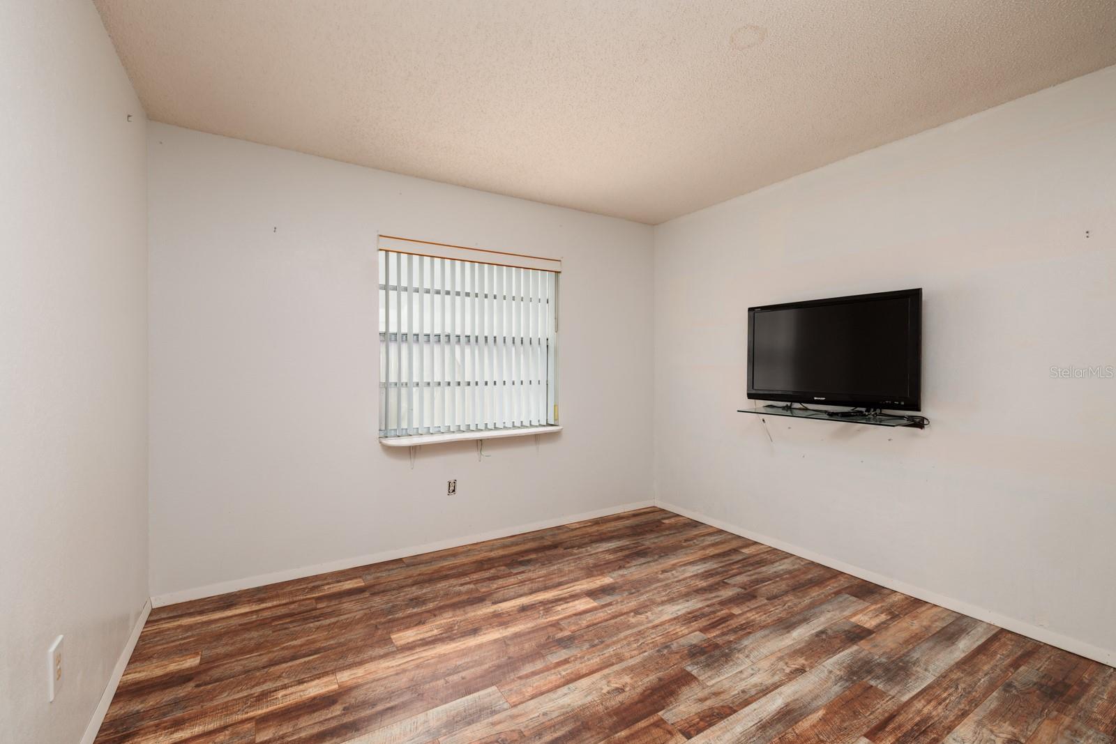 Image 13 of 22 For 564 5th Avenue Se