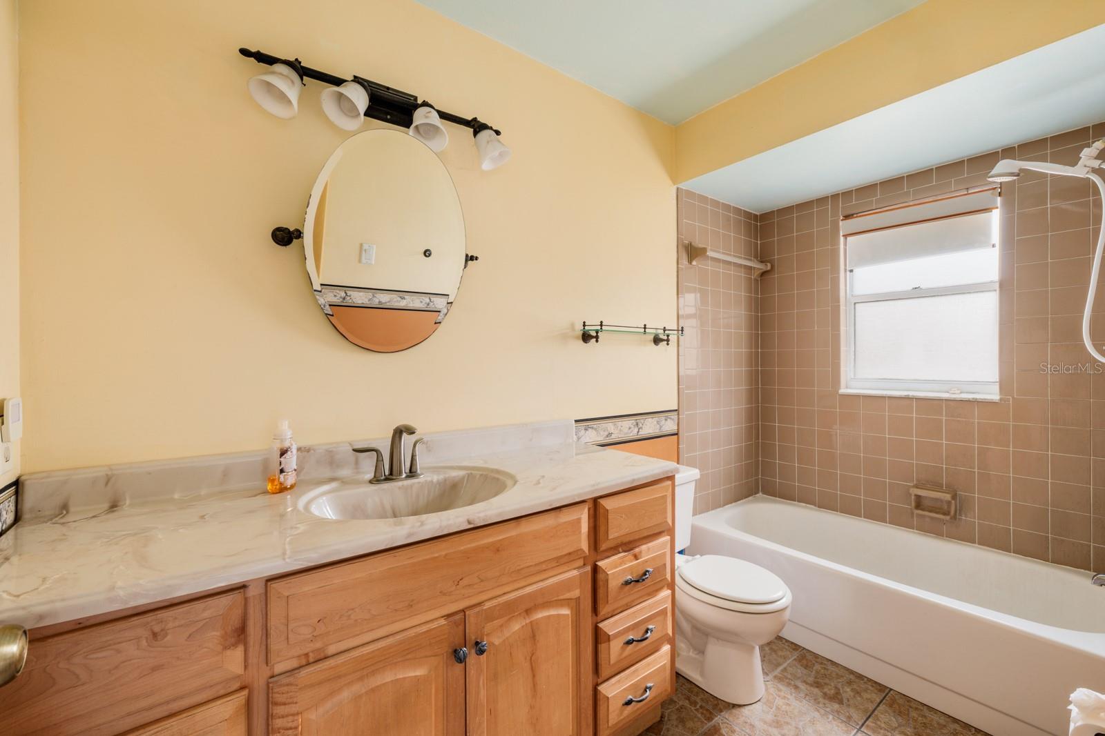 Image 15 of 22 For 564 5th Avenue Se