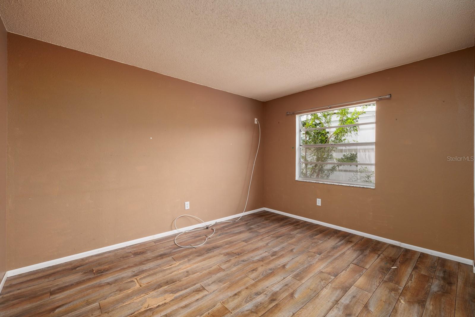 Image 16 of 22 For 564 5th Avenue Se
