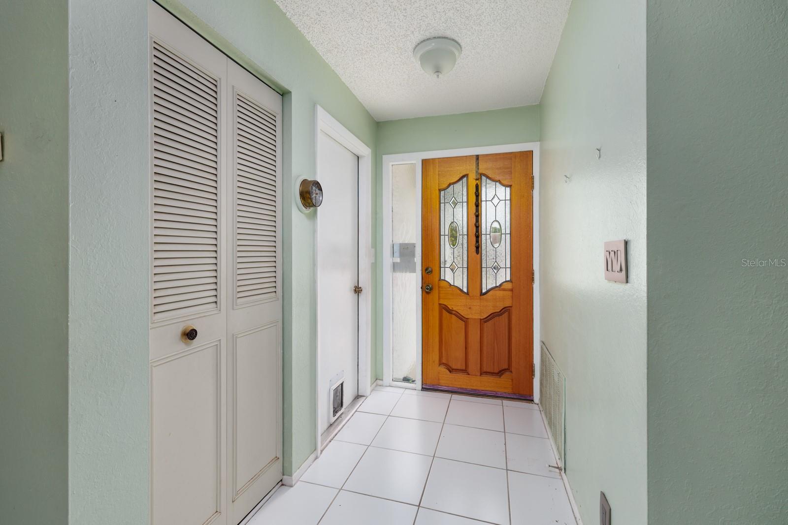 Image 4 of 22 For 564 5th Avenue Se