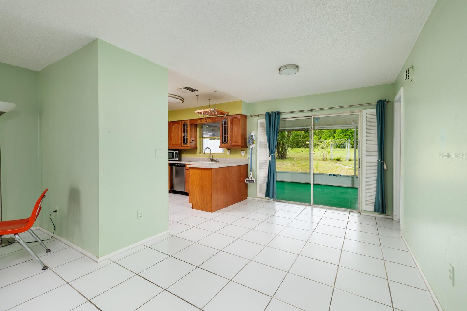 Image 7 of 22 For 564 5th Avenue Se