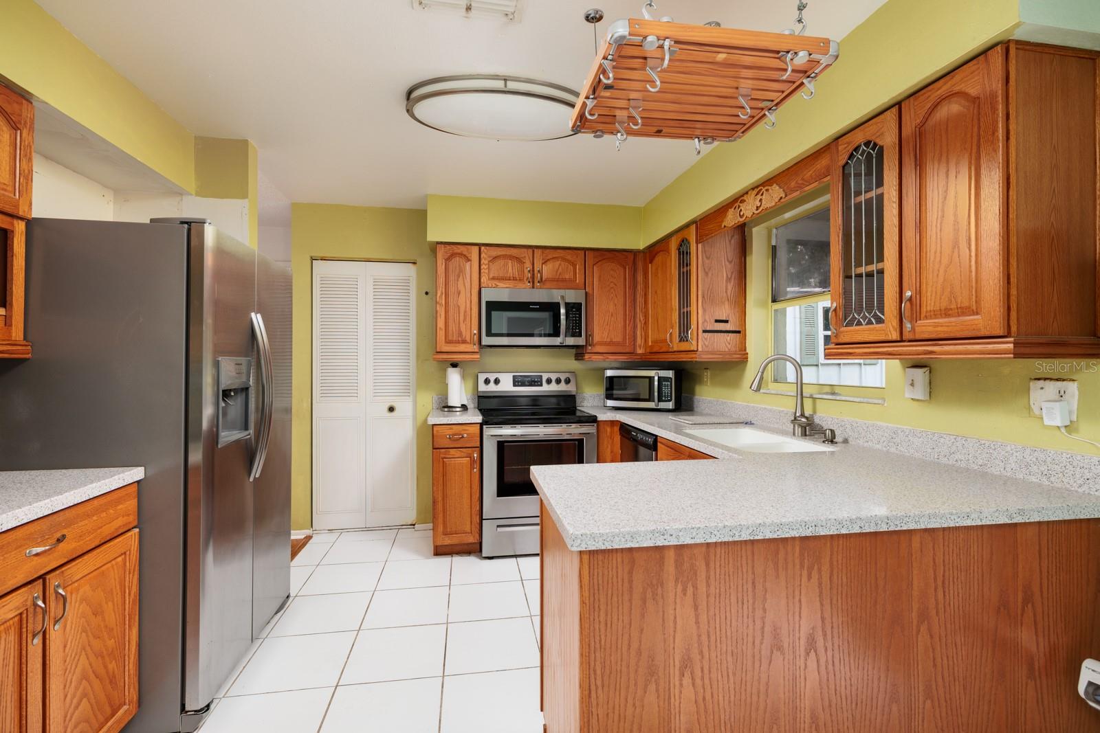 Image 9 of 22 For 564 5th Avenue Se