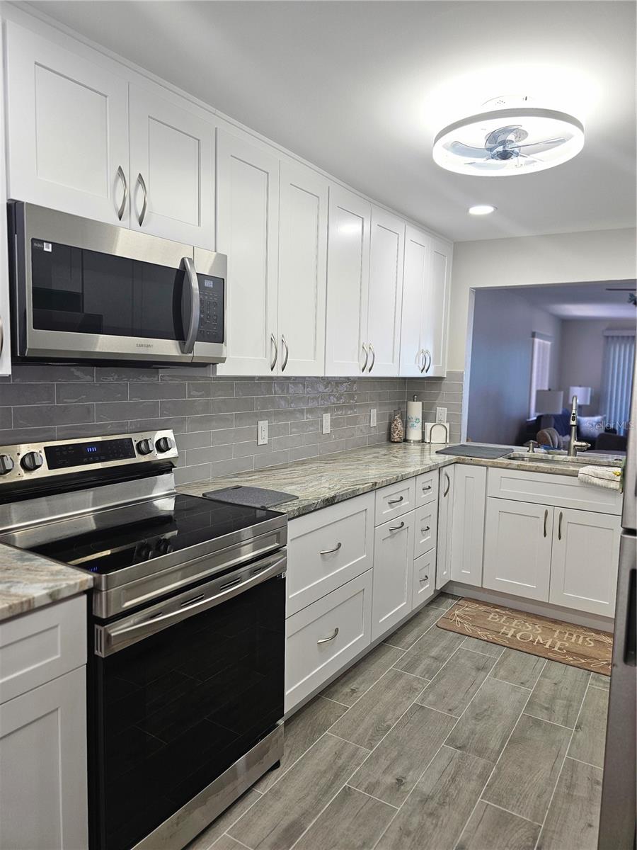Image 6 of 23 For 3100 Gulf Boulevard 221
