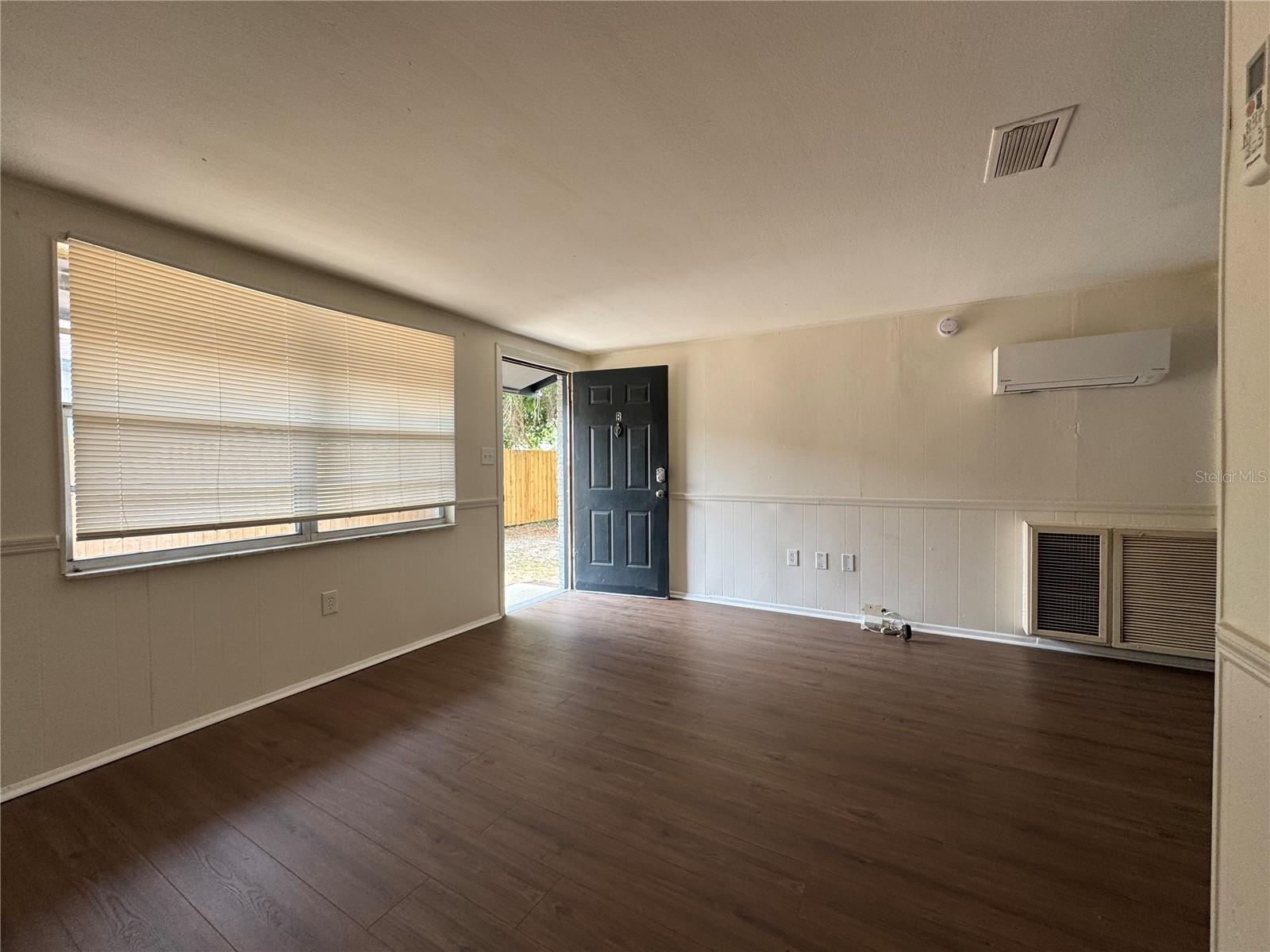 Image 3 of 9 For 9322 Eastfield Road