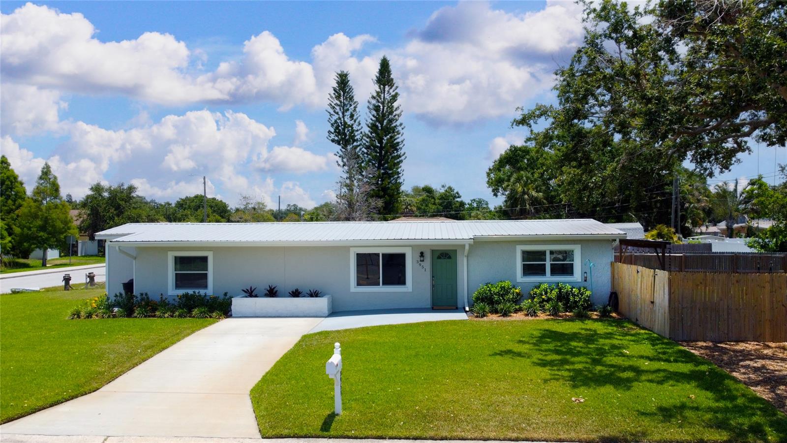 Details for 3951 72nd Street N, ST PETERSBURG, FL 33709