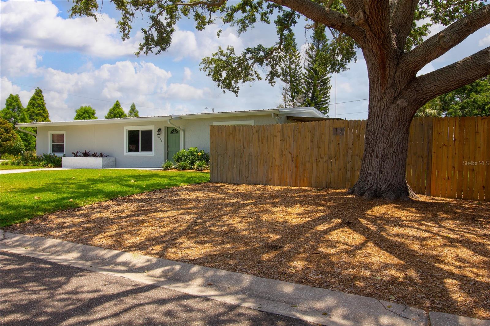 Image 4 of 38 For 3951 72nd Street N