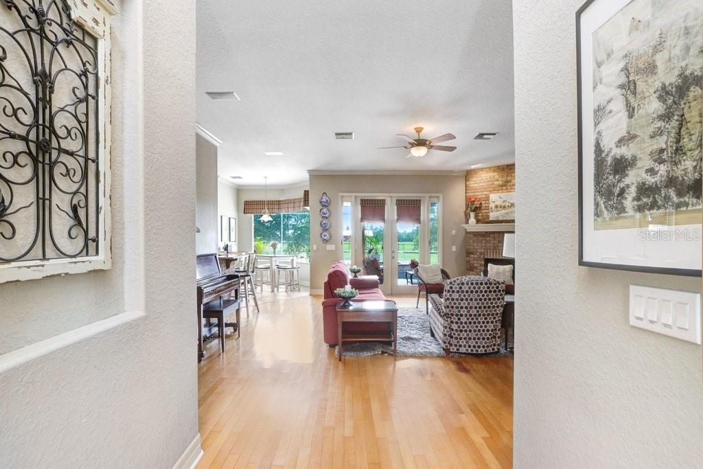 Listing photo id 8 for 2502 Fritzke Road