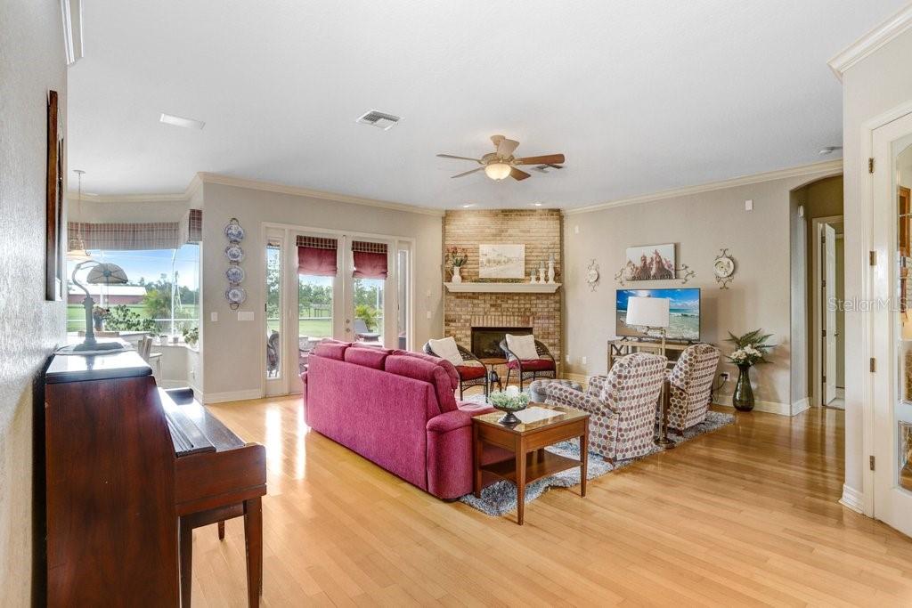 Listing photo id 9 for 2502 Fritzke Road
