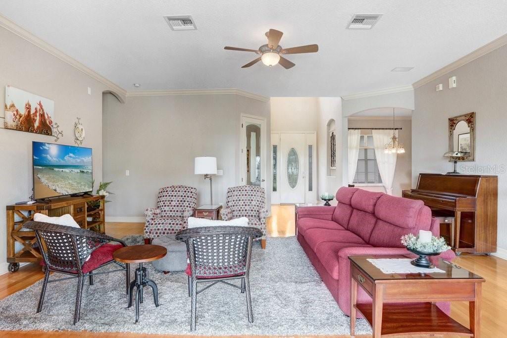 Listing photo id 11 for 2502 Fritzke Road