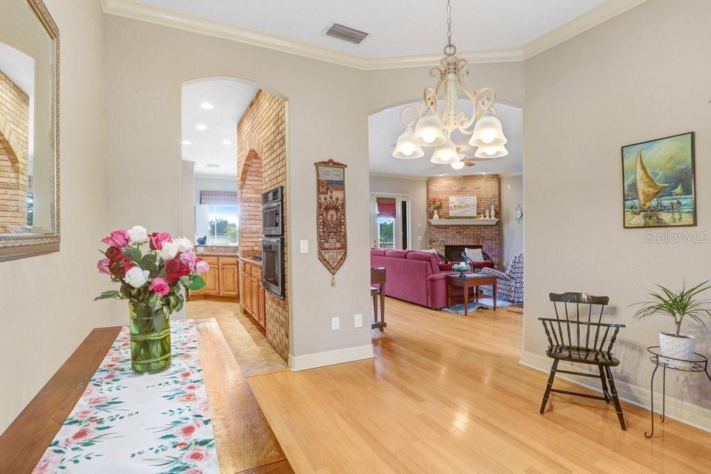 Listing photo id 14 for 2502 Fritzke Road
