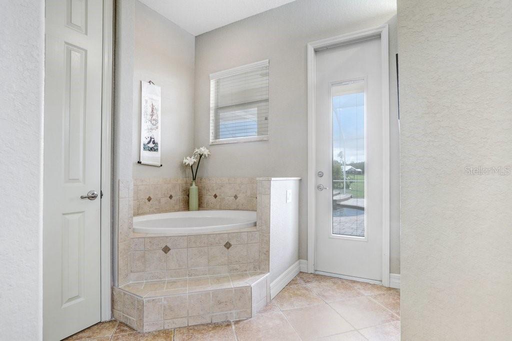 Listing photo id 23 for 2502 Fritzke Road