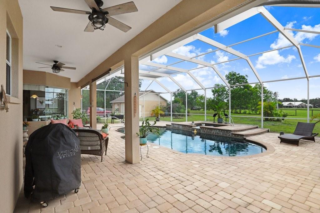 Listing photo id 33 for 2502 Fritzke Road