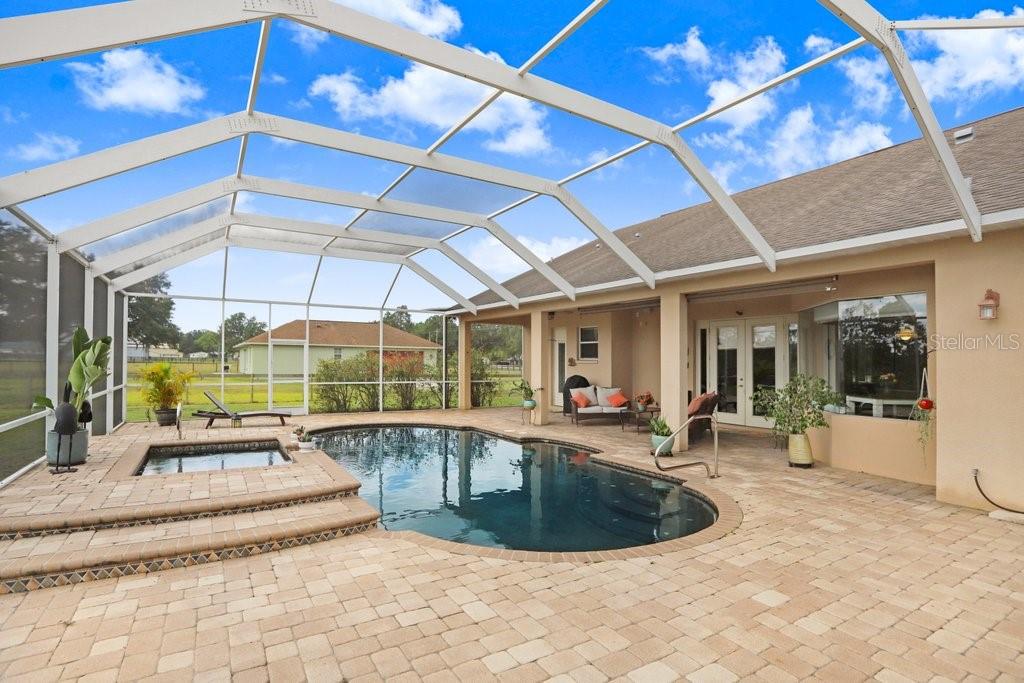 Listing photo id 35 for 2502 Fritzke Road