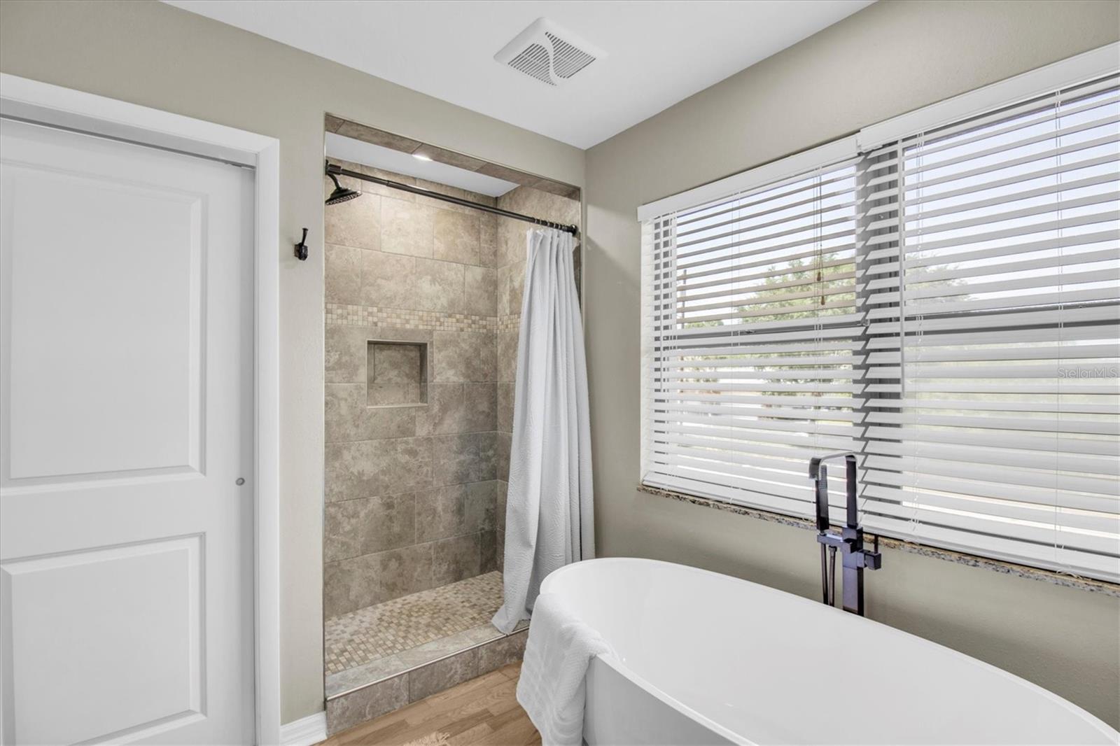 Image 21 of 57 For 2287 Demaret Drive